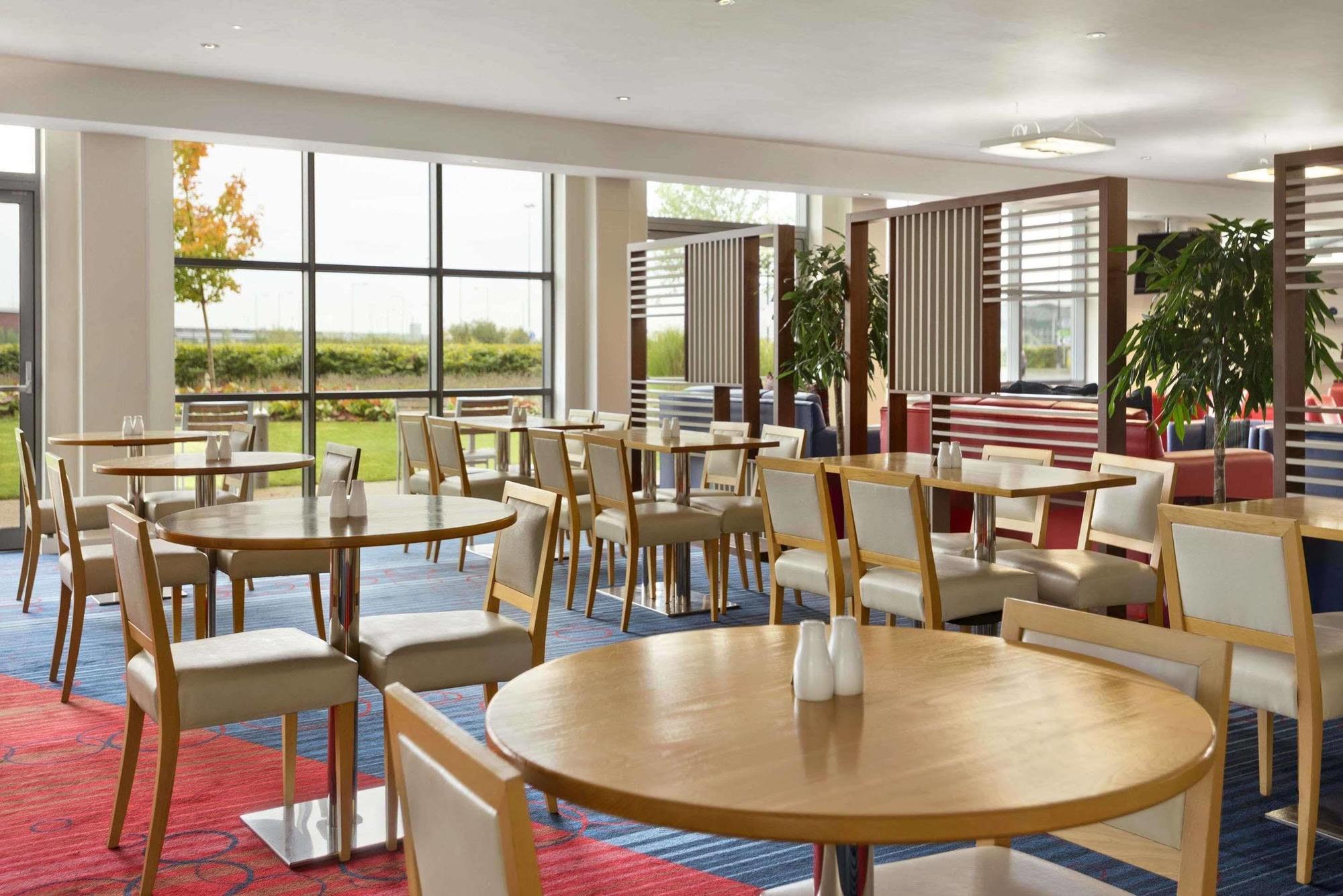 Ramada Encore Doncaster Bagian luar foto