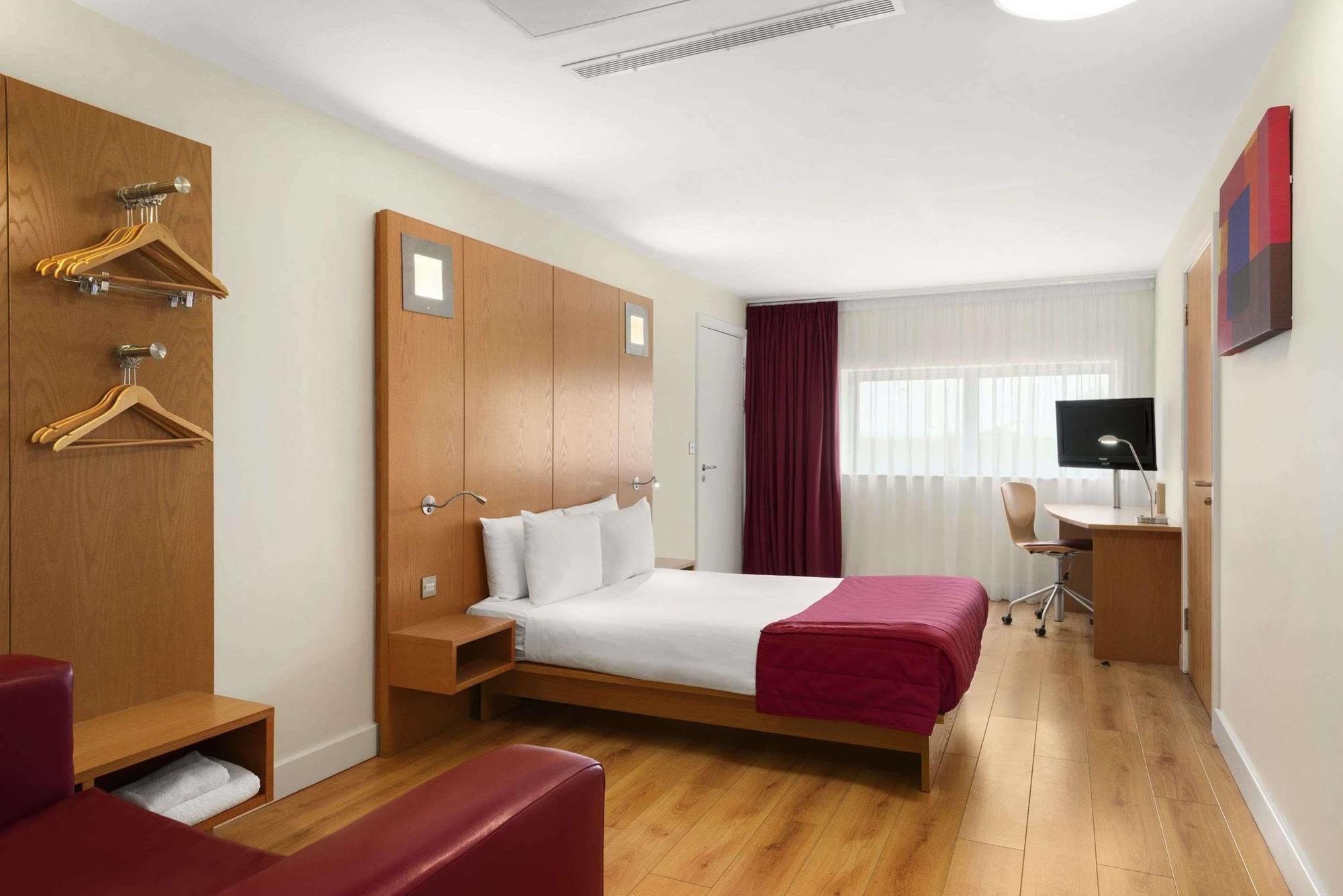 Ramada Encore Doncaster Bagian luar foto