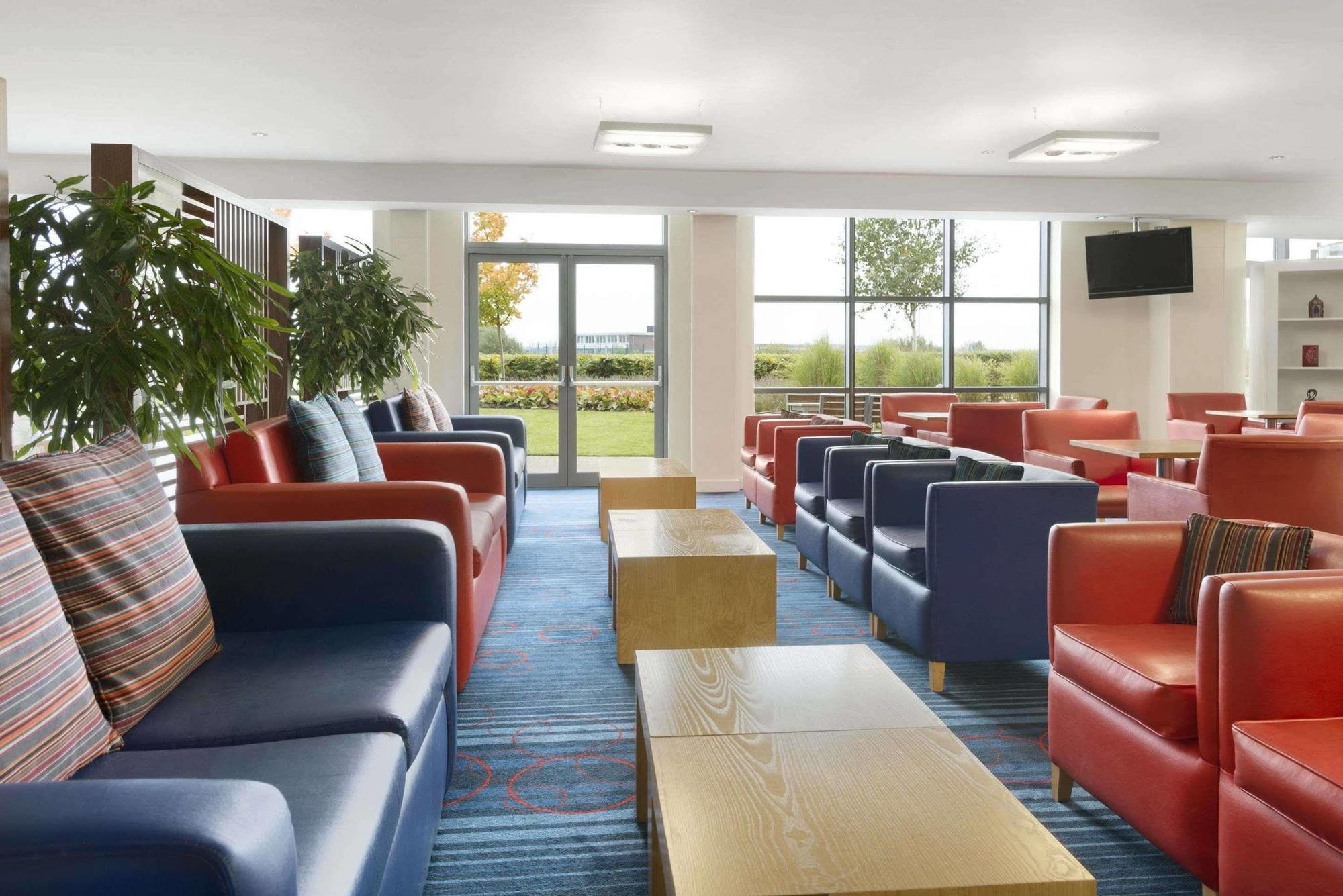 Ramada Encore Doncaster Bagian luar foto